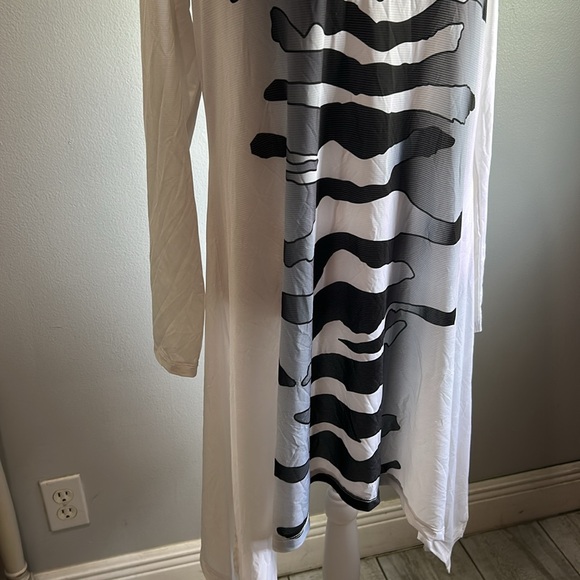 [Jamie Sadock] Black/White Long Sleeve “Sunsense” Dress - Size Medium - Picture 2 of 6